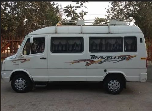 Traveller vehicle for group tours